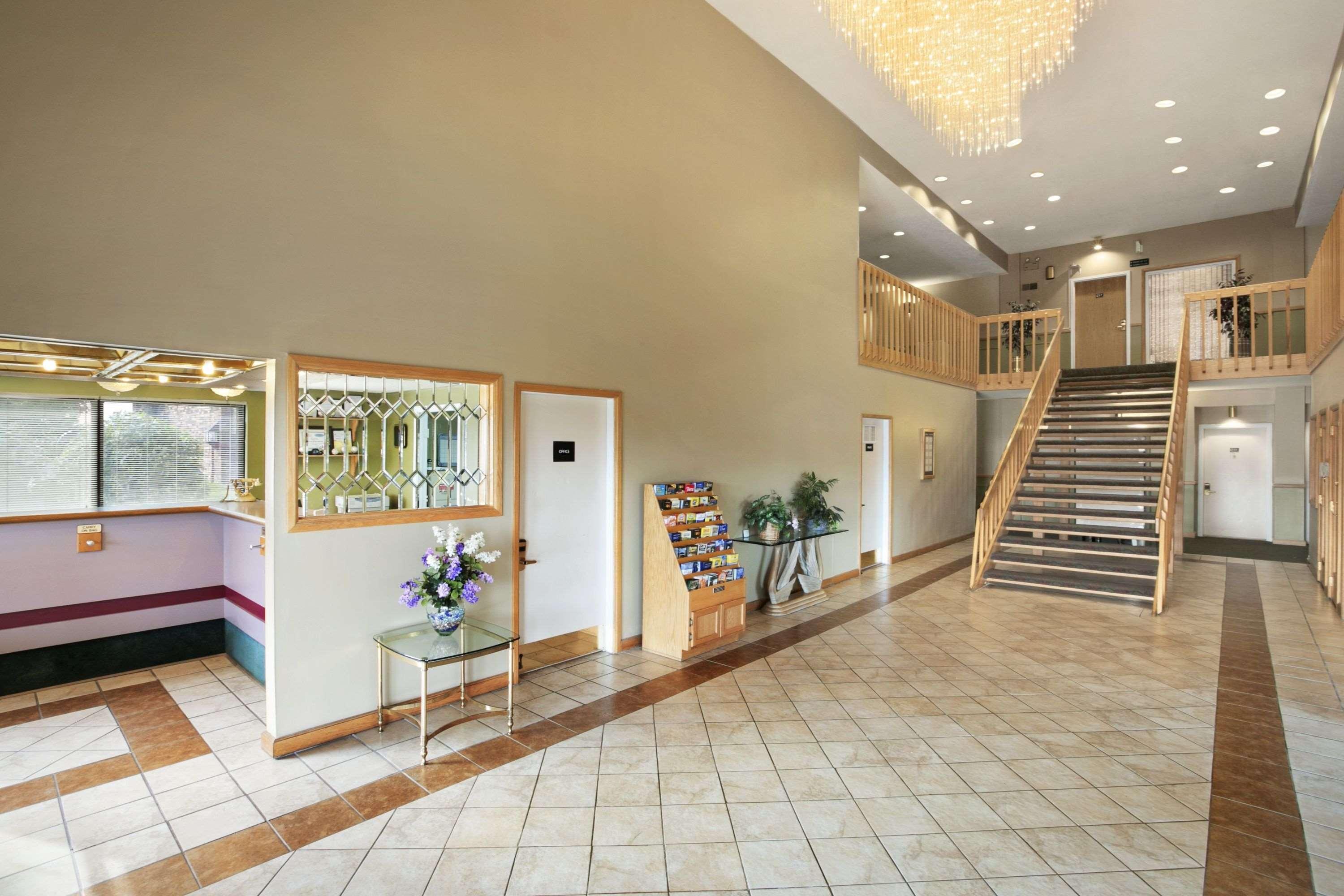 Super 8 By Wyndham Columbia City Exterior foto